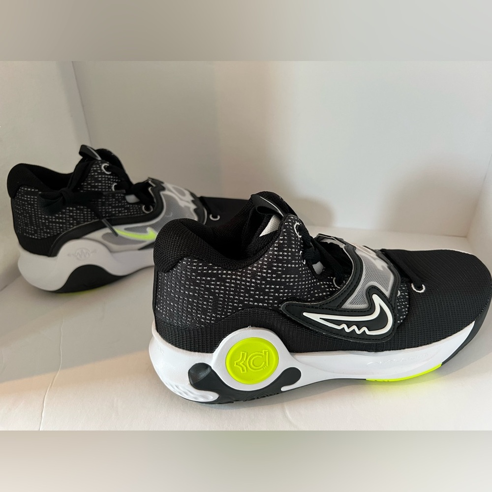 Nike KD TREY 5 X (DD9538-007) Men’s Size 9.5 New In Box!